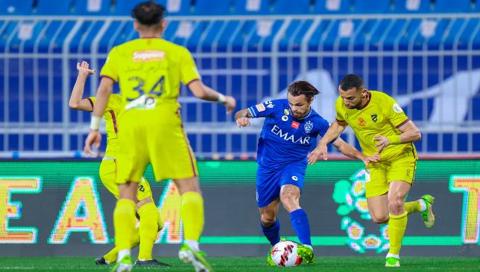 الحزم والهلال في دوري روشن السعودي