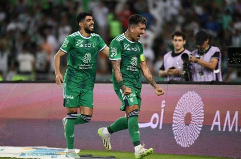 روبرتو فيرمينيو لاعب الأهلي السعودي 